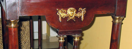 Antique French-style Table2