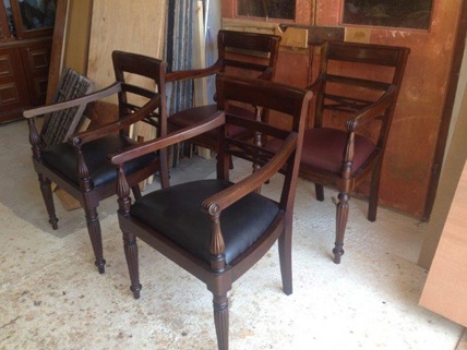  ארבעה כיסאות,שחזור רהיטים עתיקים - ירמי זטלנד 1
