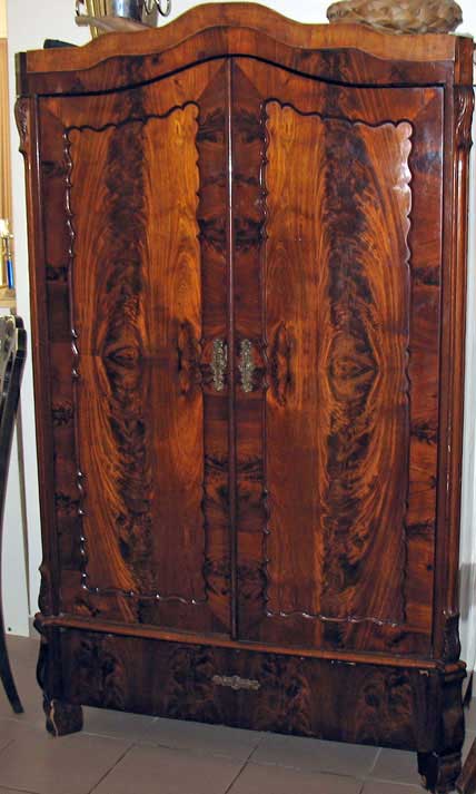 Antique Furniture - Restorating Biedermeier Cabinet 1